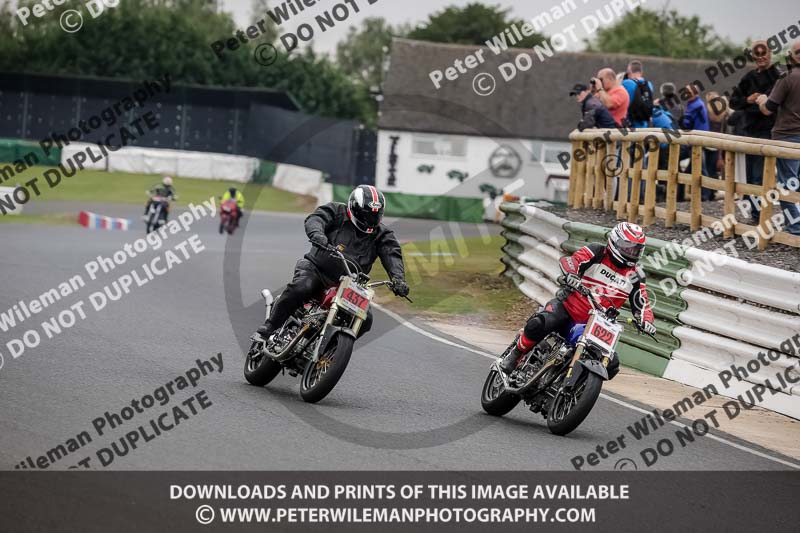 Vintage motorcycle club;eventdigitalimages;mallory park;mallory park trackday photographs;no limits trackdays;peter wileman photography;trackday digital images;trackday photos;vmcc festival 1000 bikes photographs